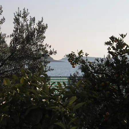 Apartman By The Sea - 7499 Rogoznica (Sibenik-Knin)